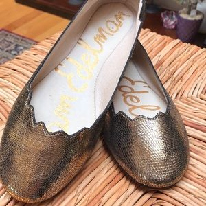 Cute , gold sparkly flats